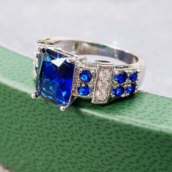 New 925 Sterling silver diamond Ring - Picture 4 of 4